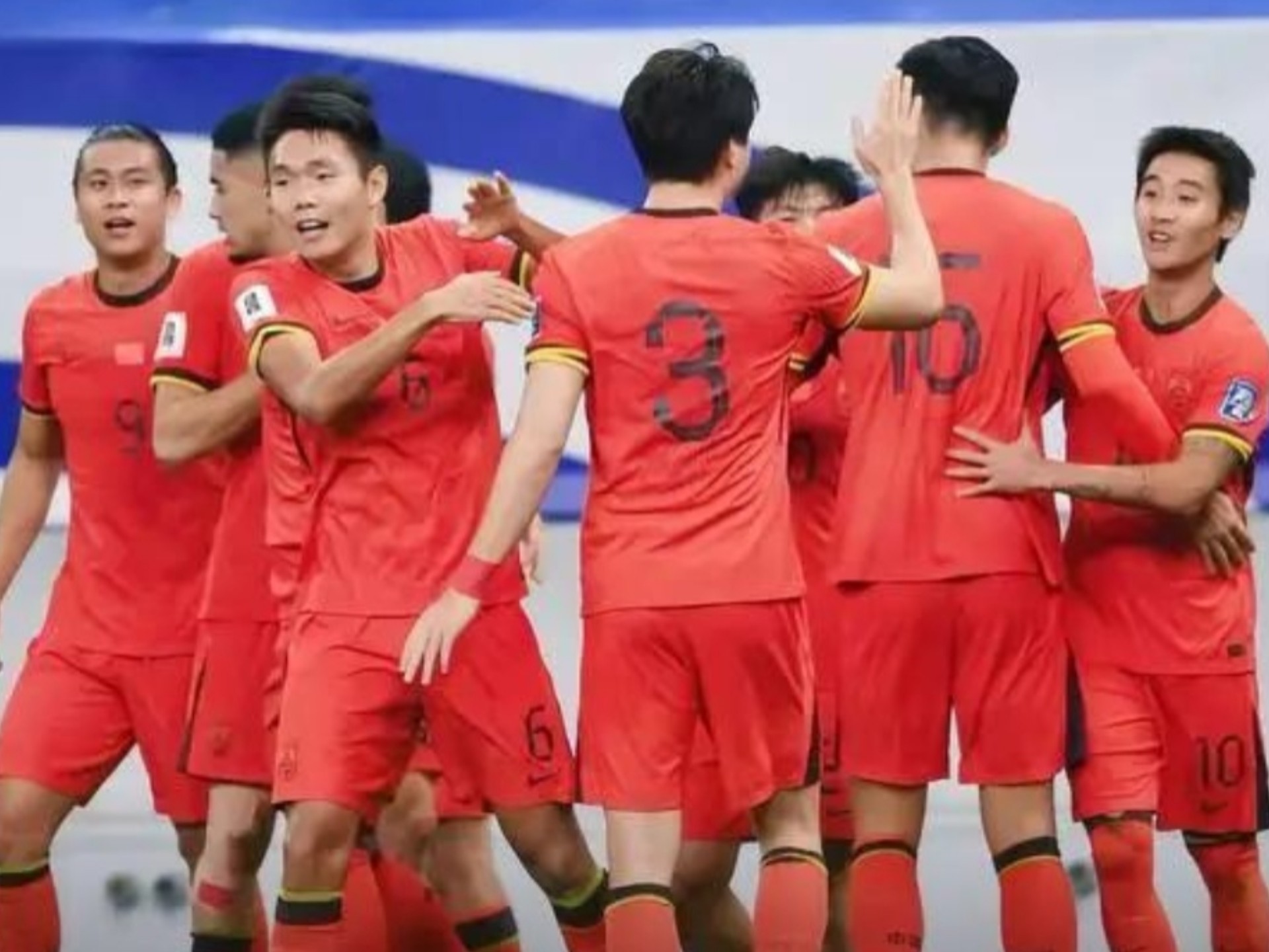 地长传冲吊 地长传冲吊